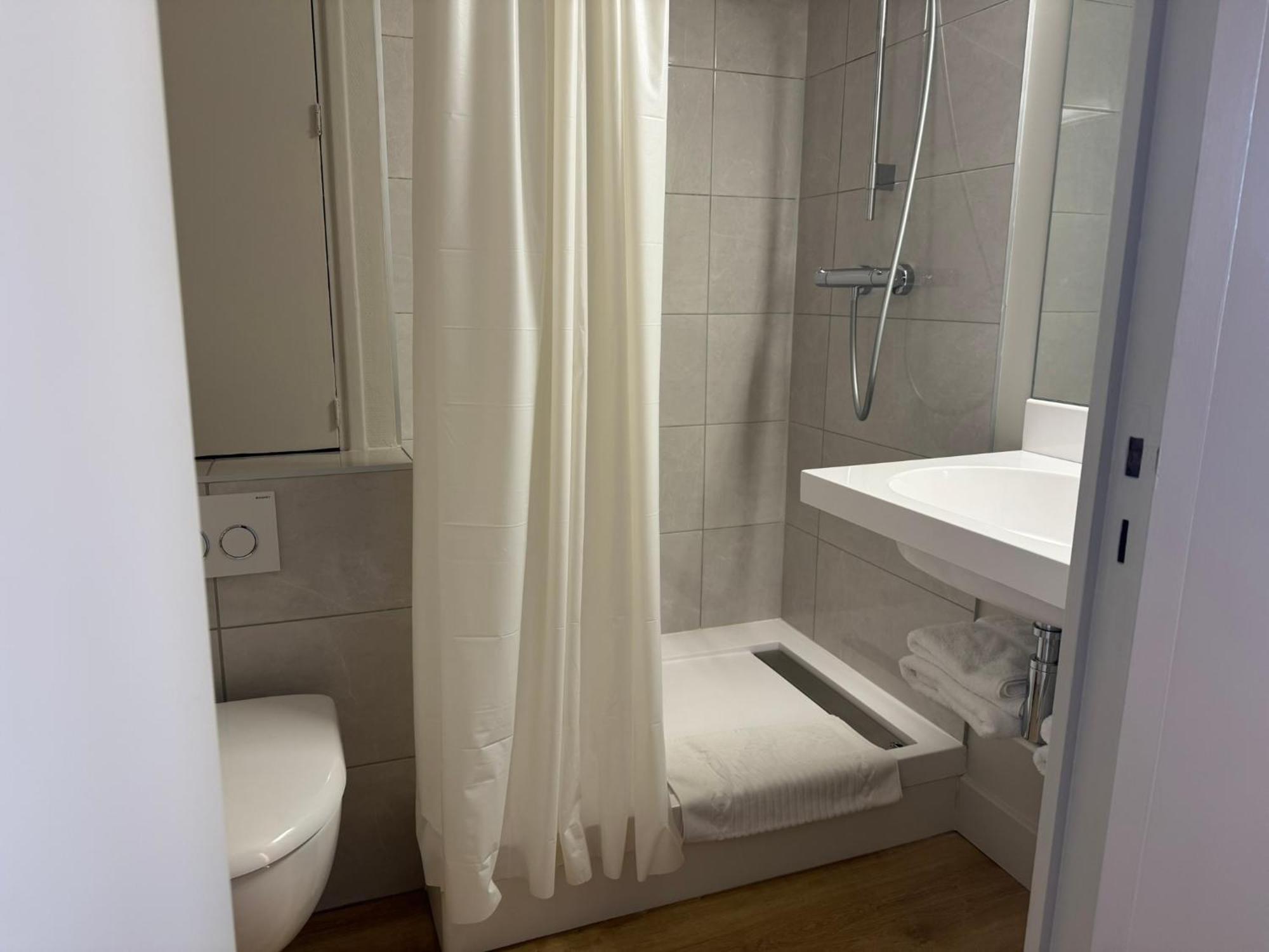 Karaez Hotel - Brithotel Carhaix ภายนอก รูปภาพ