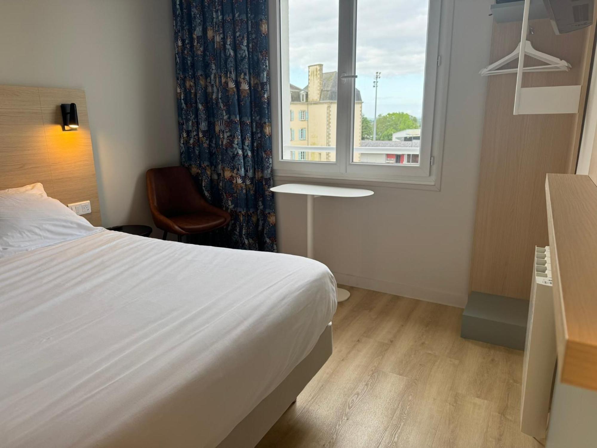 Karaez Hotel - Brithotel Carhaix ภายนอก รูปภาพ