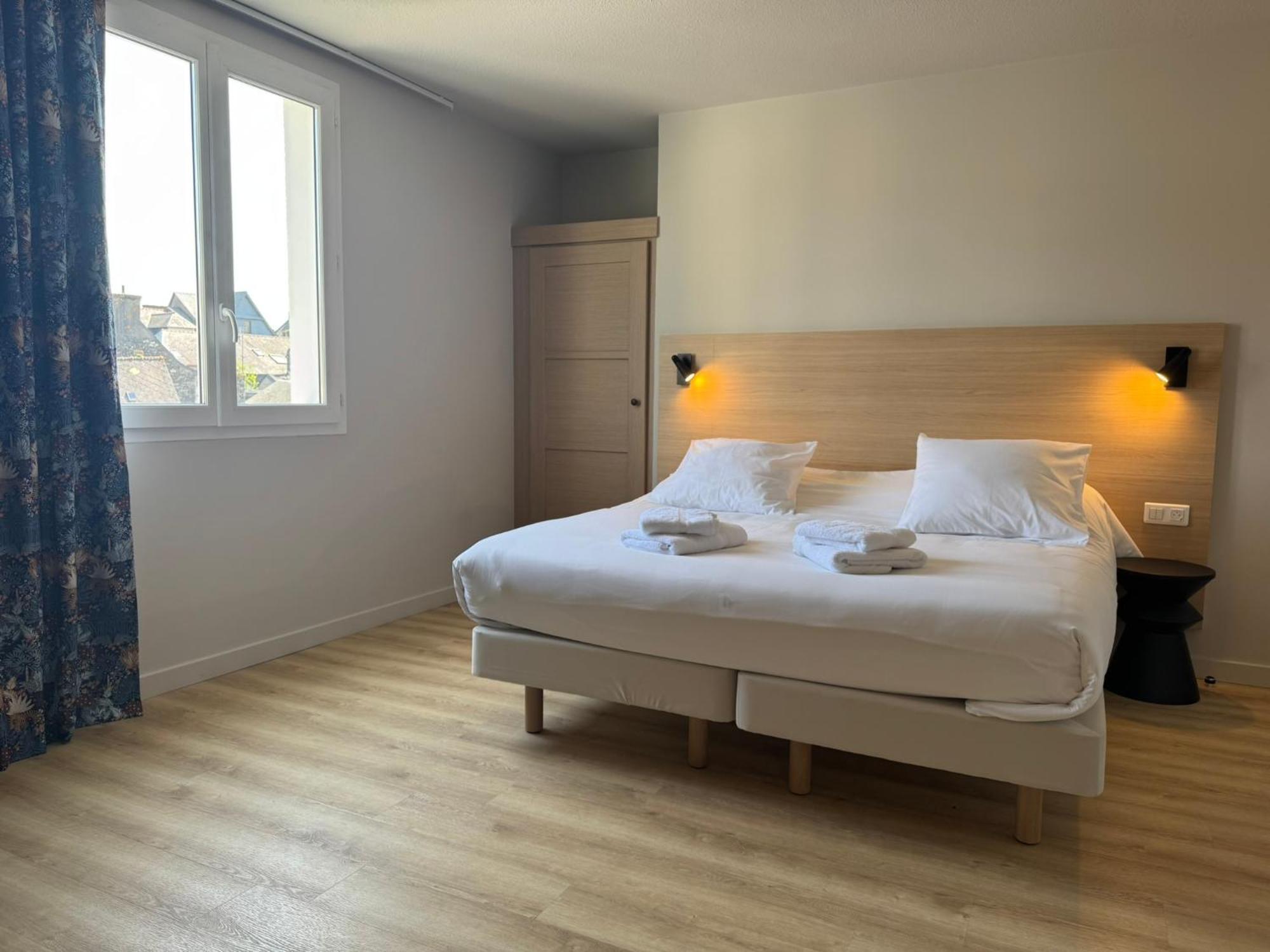 Karaez Hotel - Brithotel Carhaix ภายนอก รูปภาพ